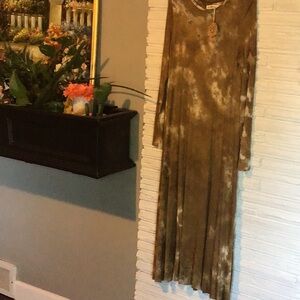 NWT gold and white Natural Life dress. Size S